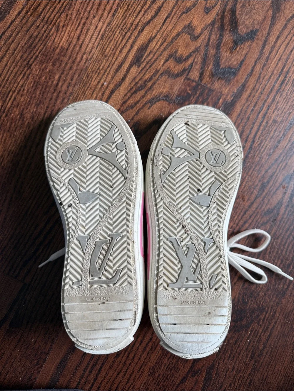 Louis Vuitton Monogram Sneaker - Picture 3 of 4